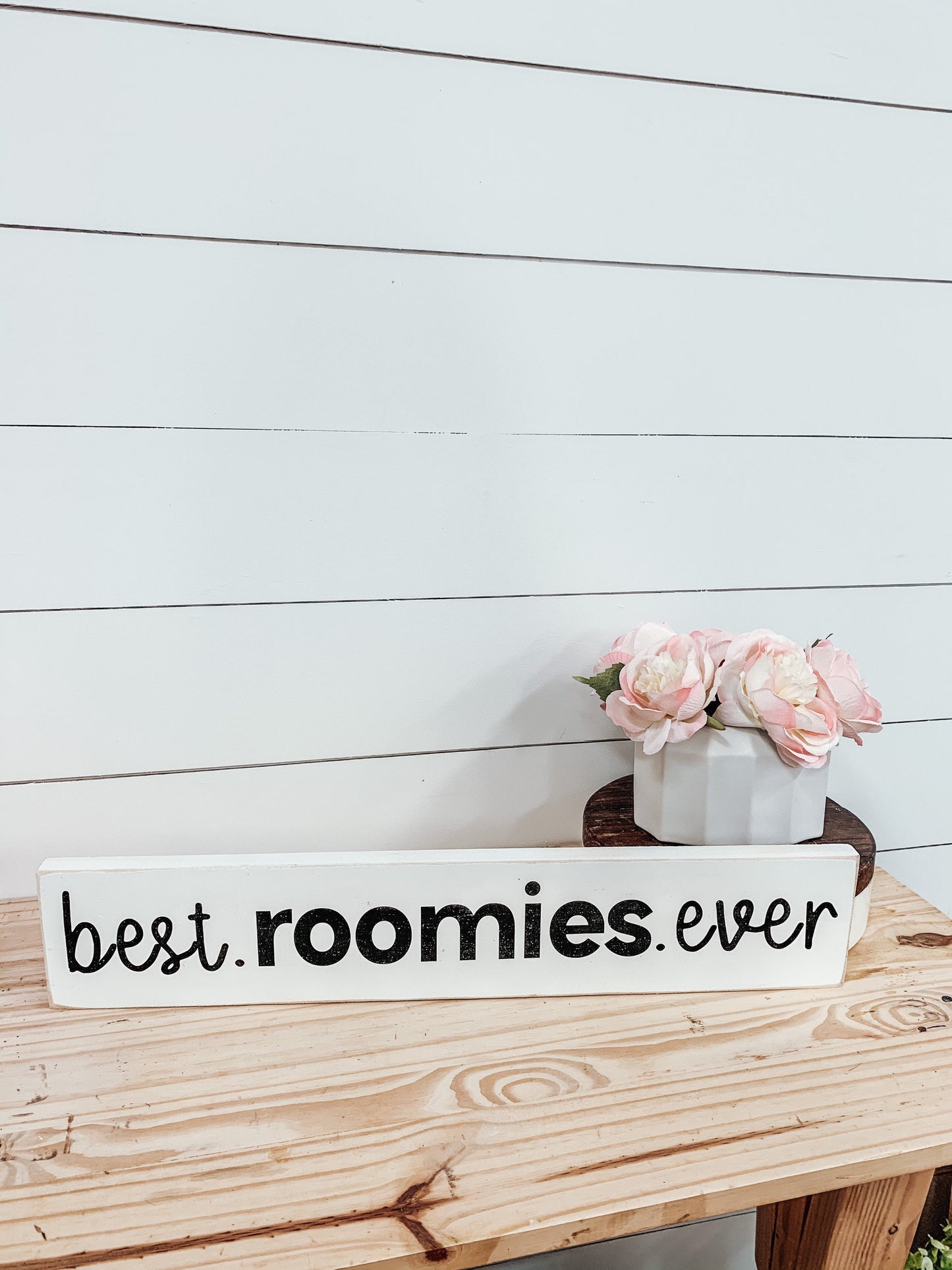 Best Roomies Sign